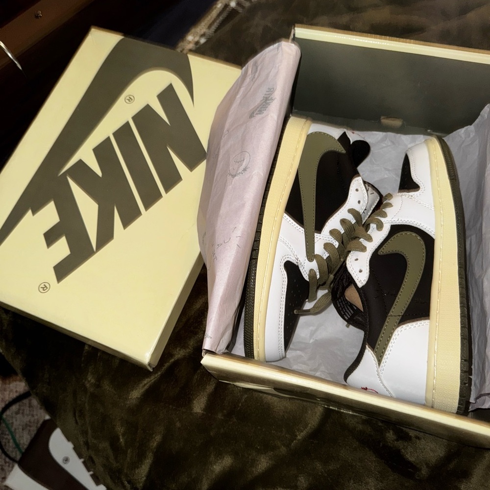 Travis Scott x Air Jordan Retro 1 Low OG SP Black/Olive sz 6M/7.5W